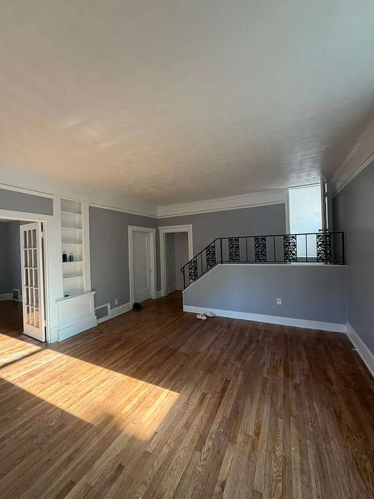 5 bed, 3019 sqft, $3,000 — Photo 1
