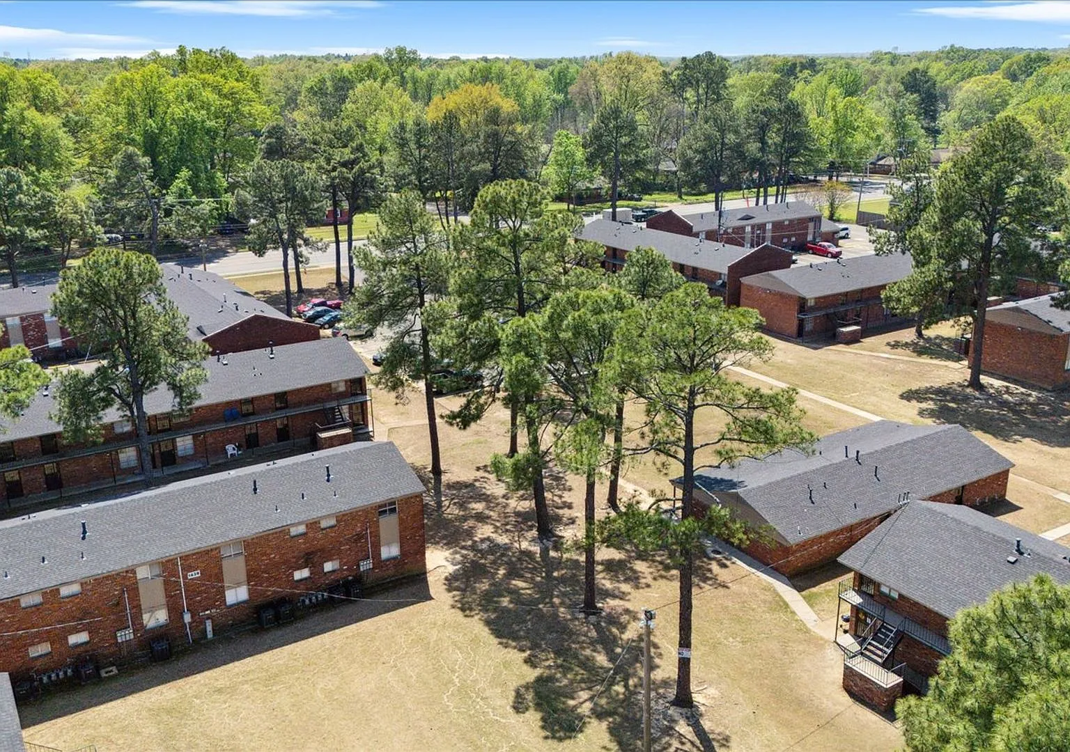 Welcome to Holmes Pointe Apartments! — Photo 3