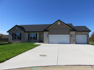 105 Lakeside Ct, Waterloo, IL 62298