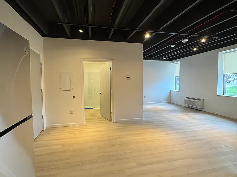 50 Prince Apartments — Photo 2