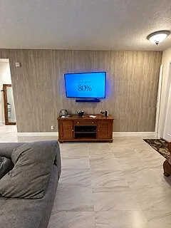3 bed, 2.5 bath, 1610 sqft, $7,000 — Photo 2