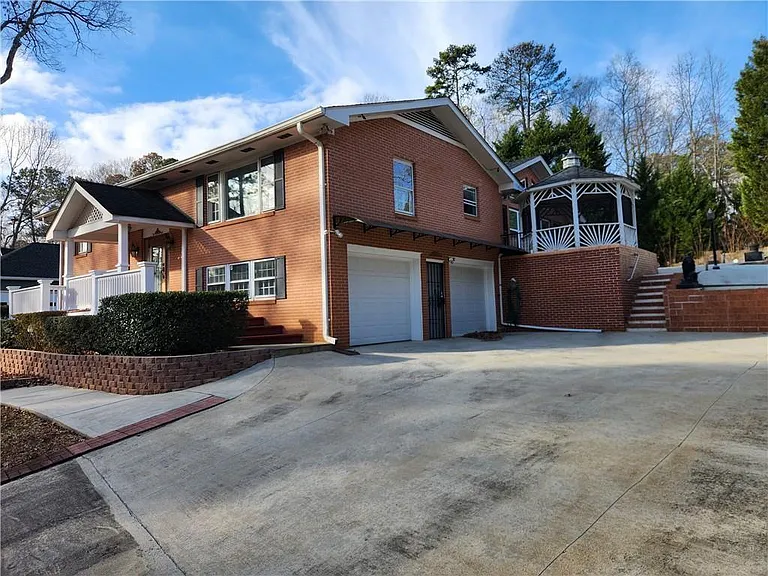 2959 Pine Hill Dr NW — Photo 2