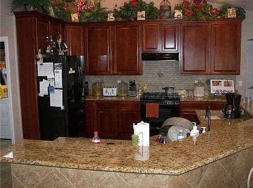 3rd image of 652 Westview Dr