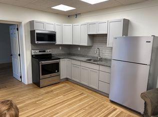214 E Main St, New Holland, PA 17557