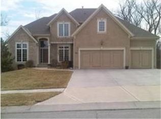 23619 W 52nd Ter, Shawnee, KS 66226