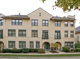 156 Whistler Rd, Highland Park, IL 60035