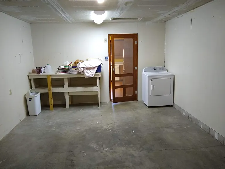 3409 Allendale Dr — Photo 34