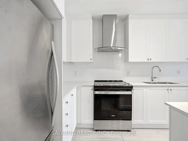 55 Duke St W #329 — Photo 6