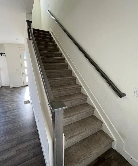 19488 Stairs to bedrooms