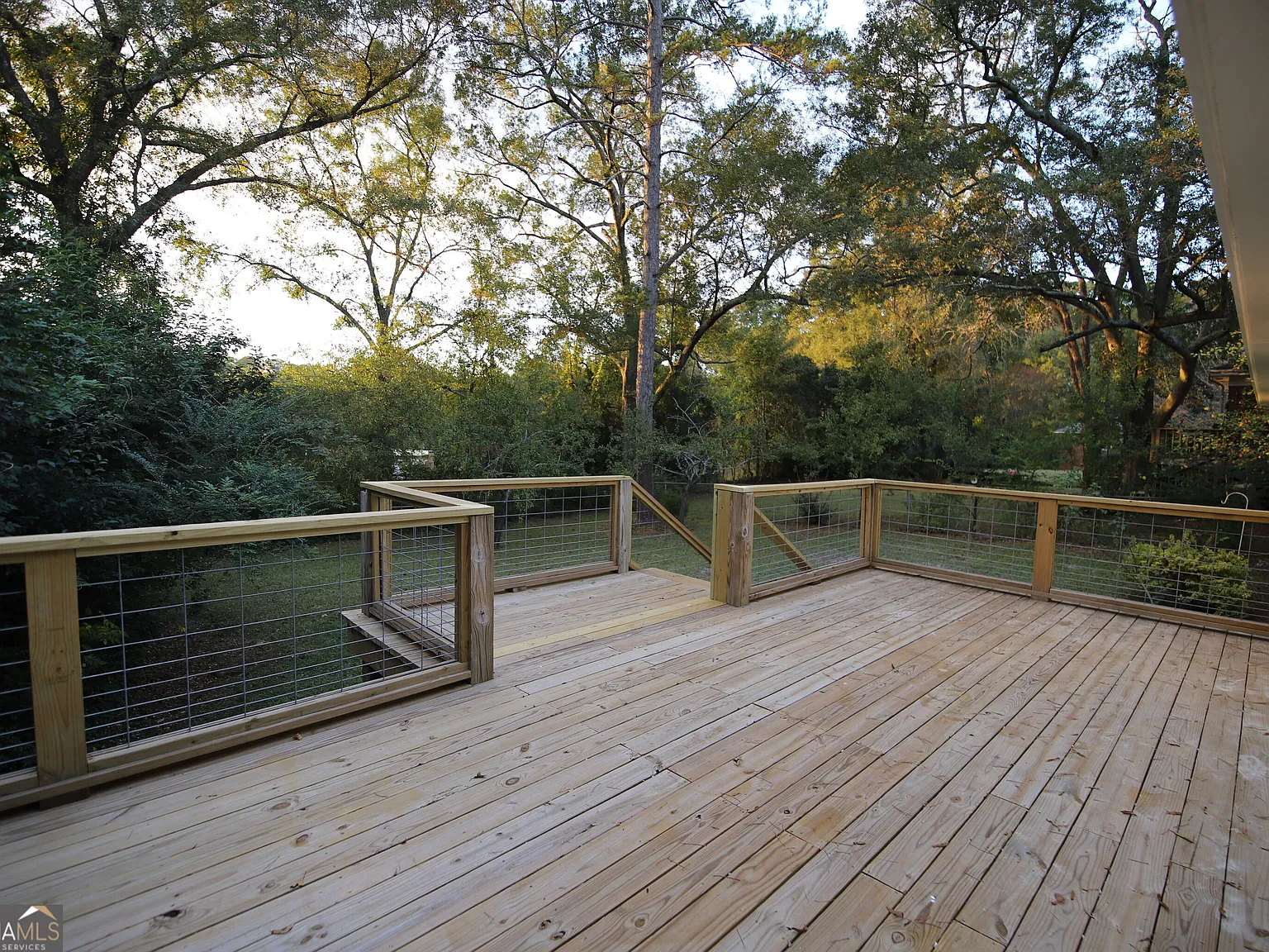 3 bed, 2.0 bath, 1226 sqft, $2,300 — Photo 3