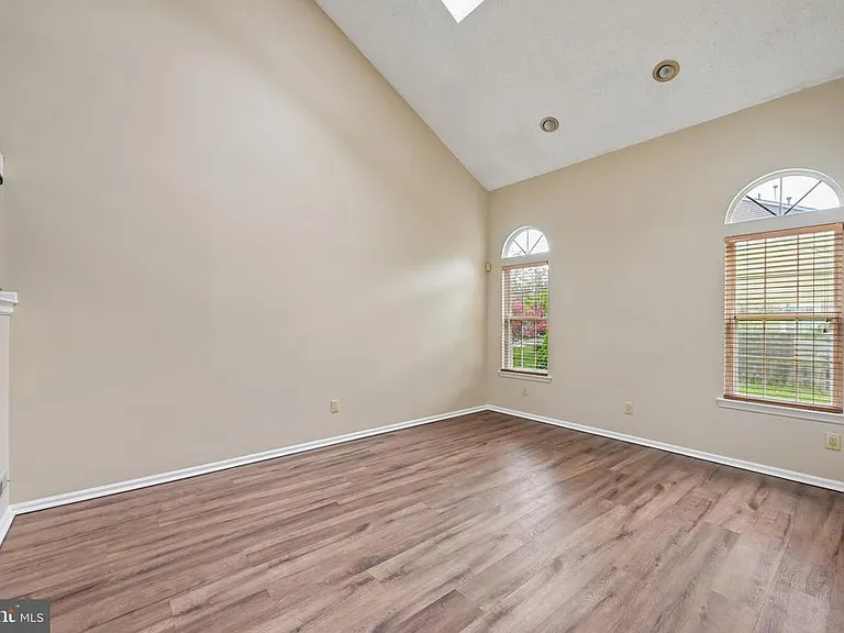 9 Miniver Ct — Photo 6