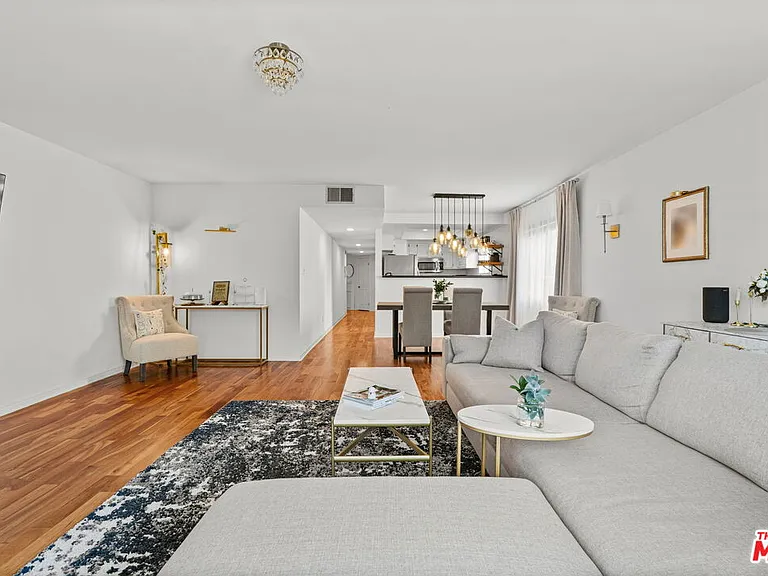 11907 Darlington Ave #101 — Photo 5