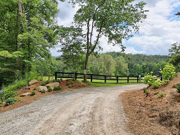 9th image of 3622 Sandy Ford Rd