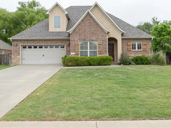 3462 W Earnhardt Dr, Fayetteville, AR 72704