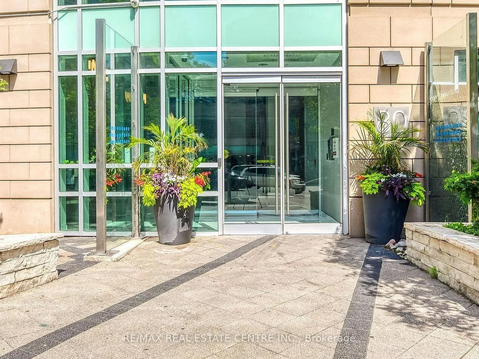 2 bed, $2,600 — Photo 2