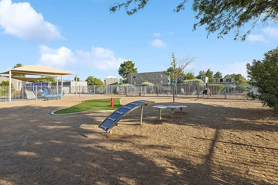 Tanque Verde Apartments — Photo 3