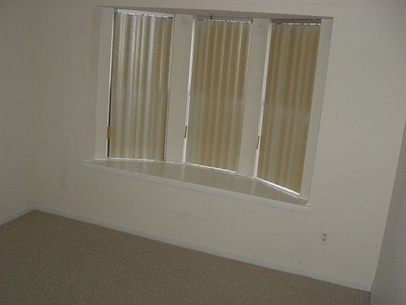 11411 beaconsfield 010