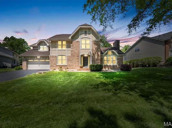 423 Savannah Ridge Dr, Saint Charles, MO 63303