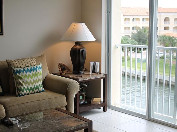 5th image of 6 Harbour Isle Drive E #Ph03