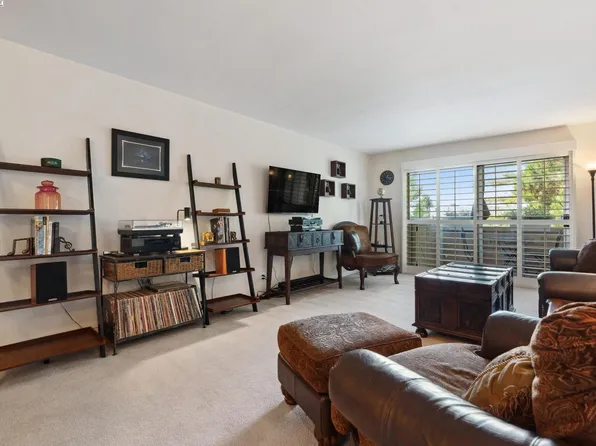 955 Shorepoint Ct APT 315, Alameda, CA 94501