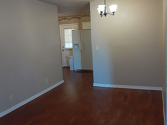 4th image of 308 W Electric Ave