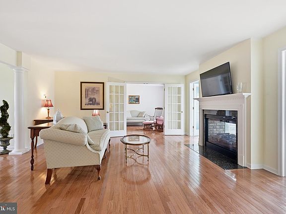 5th image of 706 Overbrooke Ln