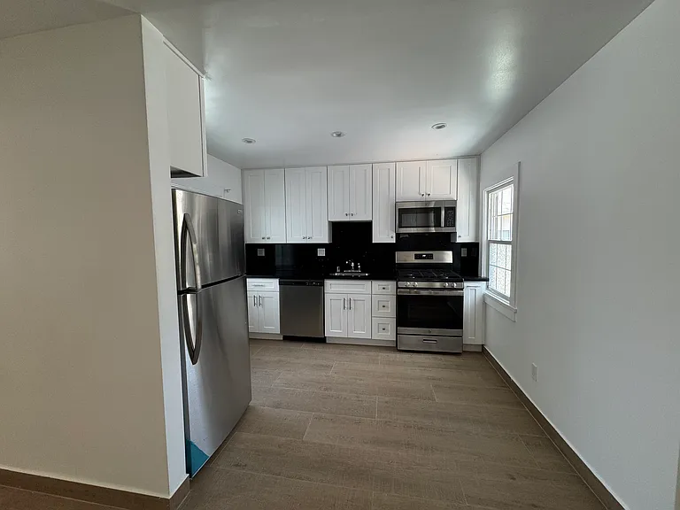 14224 Friar St #1 — Photo 14