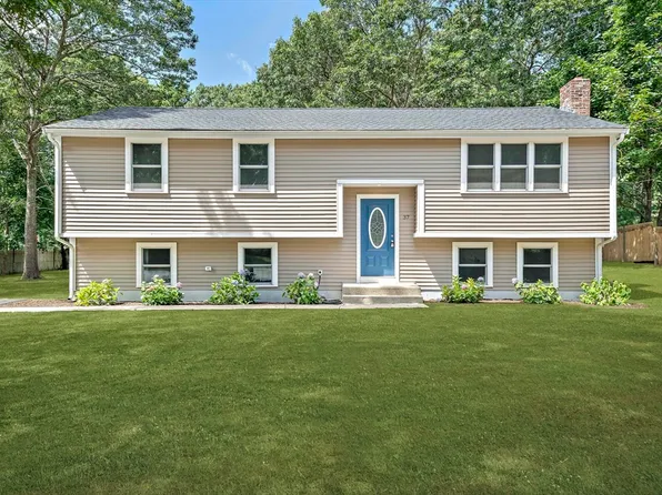 37 Montgomery Dr, Plymouth, MA 02360