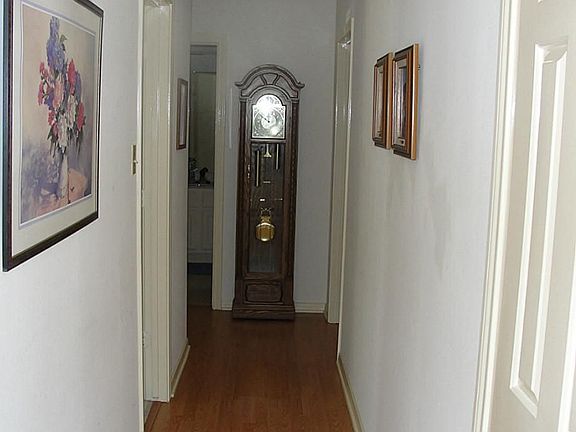 2nd image of 4307 Island Hills Dr