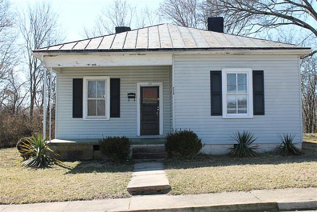 1st image of 218 Summit Dr