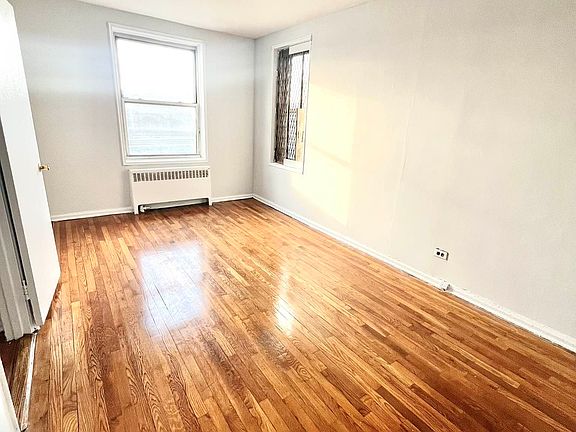 3rd image of 2255 Cruger Ave APT 4D
