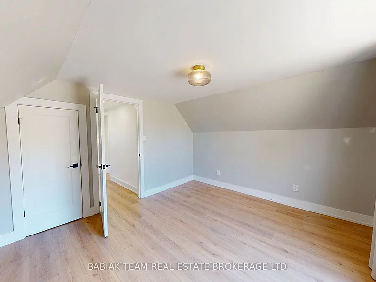 40 Alexander St — Photo 38