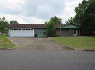 207 Alberta Dr, Ozark, AL 36360