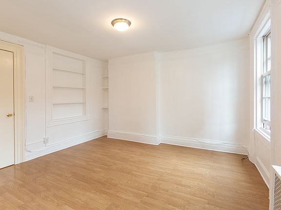 4th image of 617 Hudson St APT 3