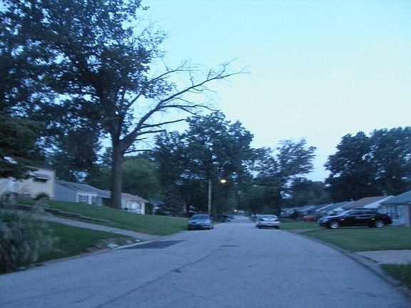 4th image of 14 Westdell Dr