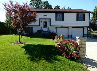 21 S Grove Ave, Warren, RI 02885