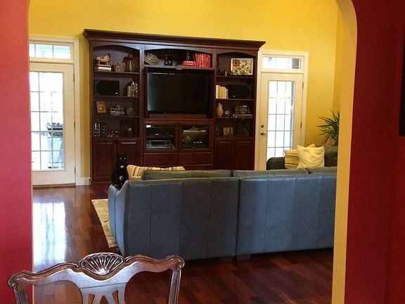 5th image of 2281 Willow Creek Dr