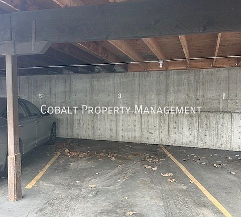 3rd image of 20 W Sumner Ave Unit 1-102