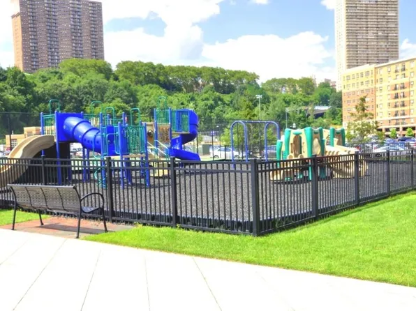 24 Avenue At Port Imperial image 26 of 28