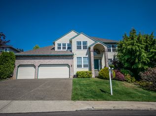 11873 SE Grand Vista Dr, Clackamas, OR 97015