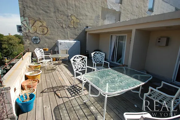 Rented by REAL New York | media 9