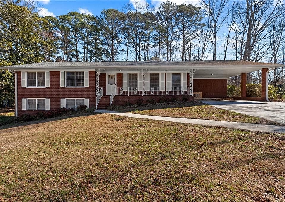 1st image of 215 Gilbert Rd