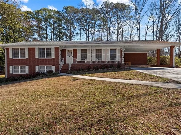 215 Gilbert Rd, Fayetteville, GA 30214