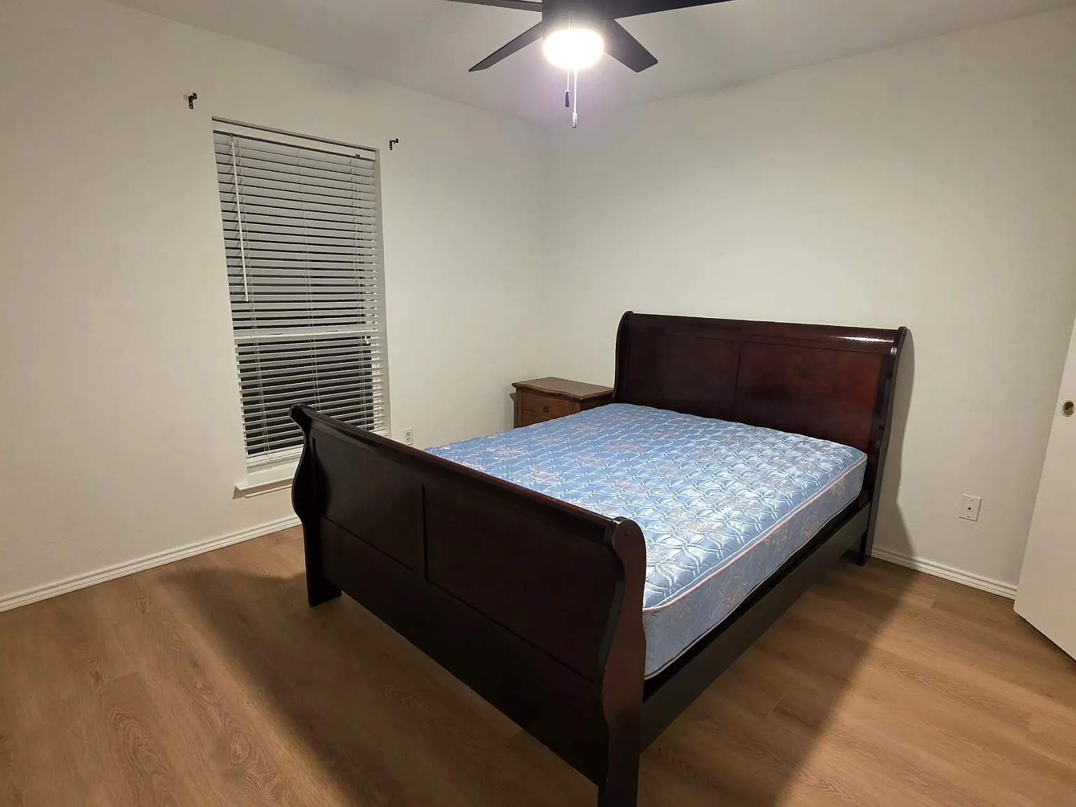 4 bed, 3.5 bath, 2226 sqft, $3,000 — Photo 3