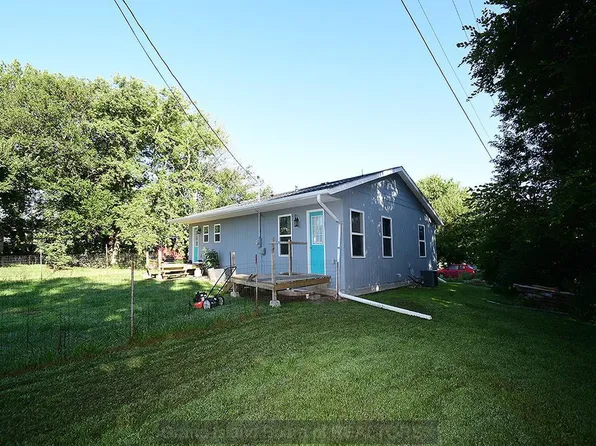 513 2nd St, Phillips, NE 68865