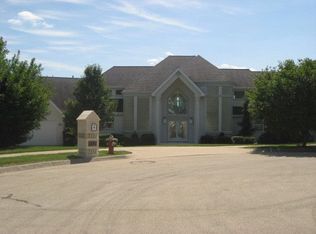 1181 Hunters Rdg, Dubuque, IA 52003