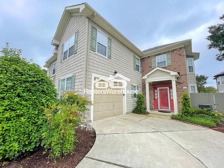 3932 Cromwell Park Dr — Photo 2