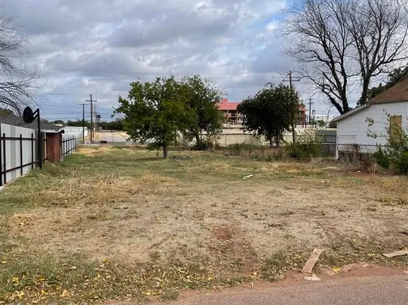 1714 6th St, Wichita Falls, TX 76301
