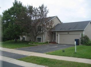 18949 Barrington Dr, Eden Prairie, MN 55346