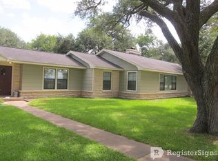 2100 W Norris St, El Campo, TX 77437